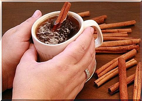 Stimulating tea with cinnamon and honey