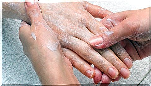 Hand cream with baking soda