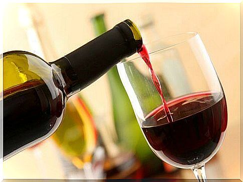 8 Possible Benefits of Drinking Red Wine