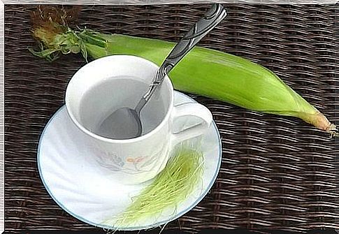 Break down kidney stones with corn hair tea 