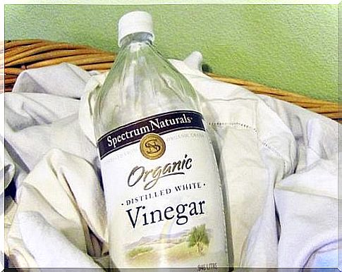 Bleach with white vinegar