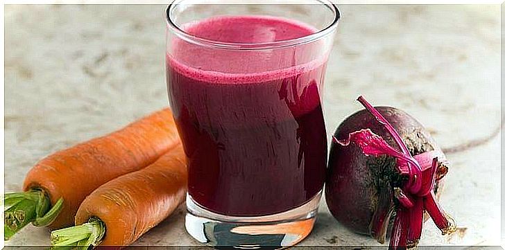 Easy cleaning carrot smoothies with beetroot