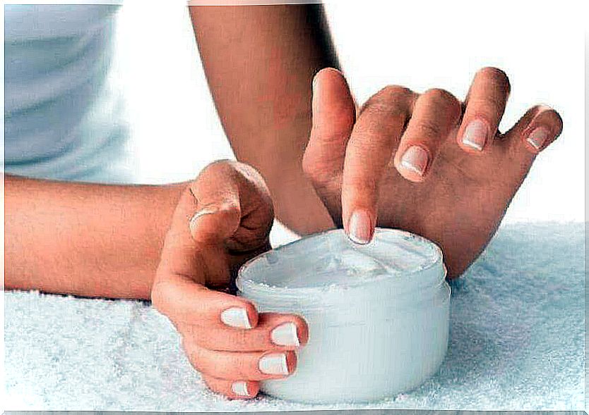 ointment to moisturize nails