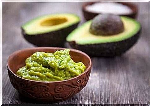 Bowl with avocado sauce