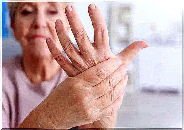 Woman with a painful hand