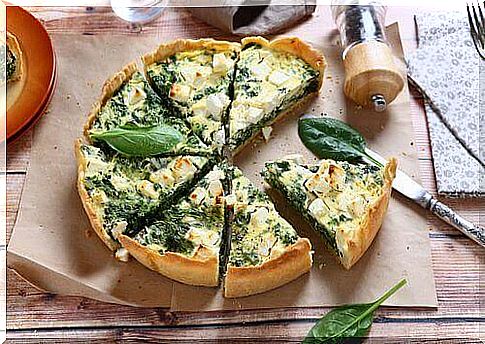 sliced ​​quiche