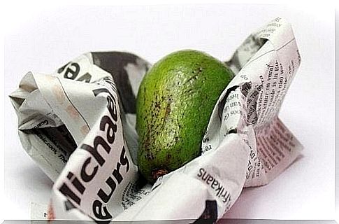 Storing and keeping avocados fresh in, for example, an old newspaper