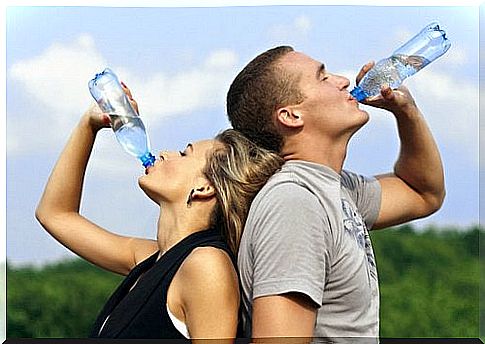 Drinking water to prevent cramps