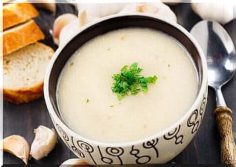 A bowl of garlic soup