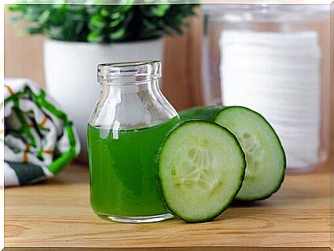 One of the many benefits of cucumber juice is that it makes your hair shine