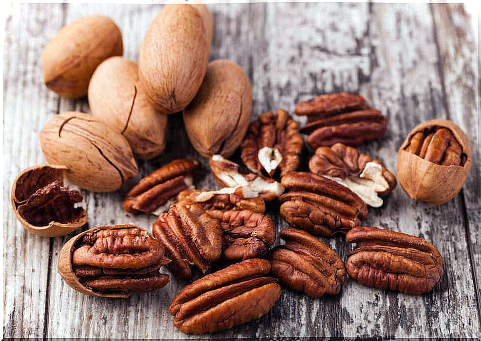 Walnuts for chronic pain